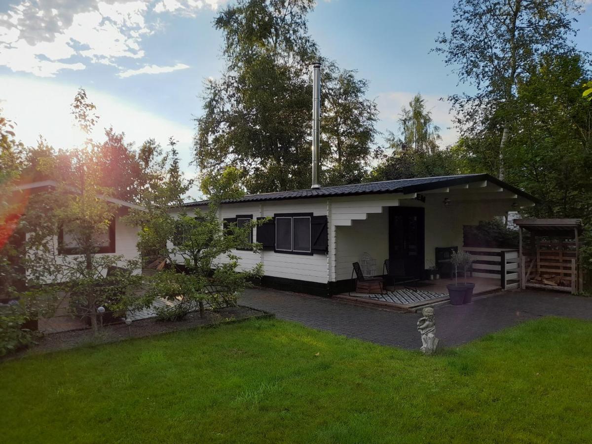 Carpe Diem, Het Ruime Chalet Met Houtkachel Nabij Wildlands Emmen Schoonebeek Номер фото