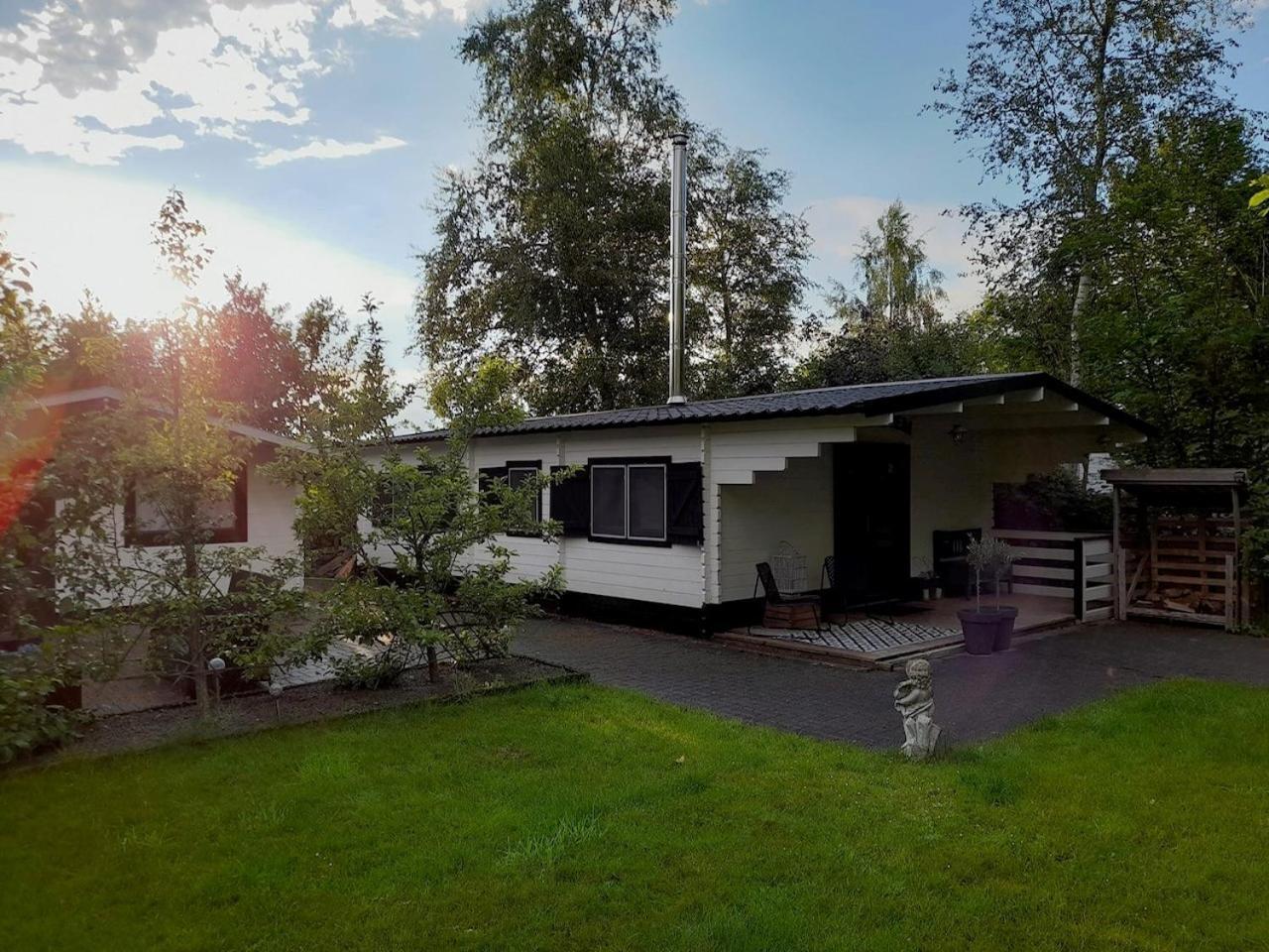 Carpe Diem, Het Ruime Chalet Met Houtkachel Nabij Wildlands Emmen Schoonebeek Экстерьер фото